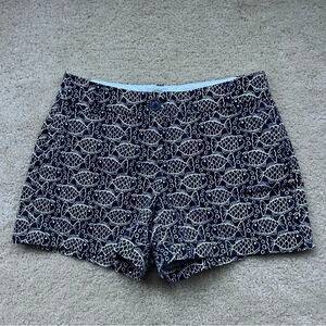 Crown & Ivy Women’s Navy Blue Fish Print Chino Shorts - 2 Petite - EUC - Stretch